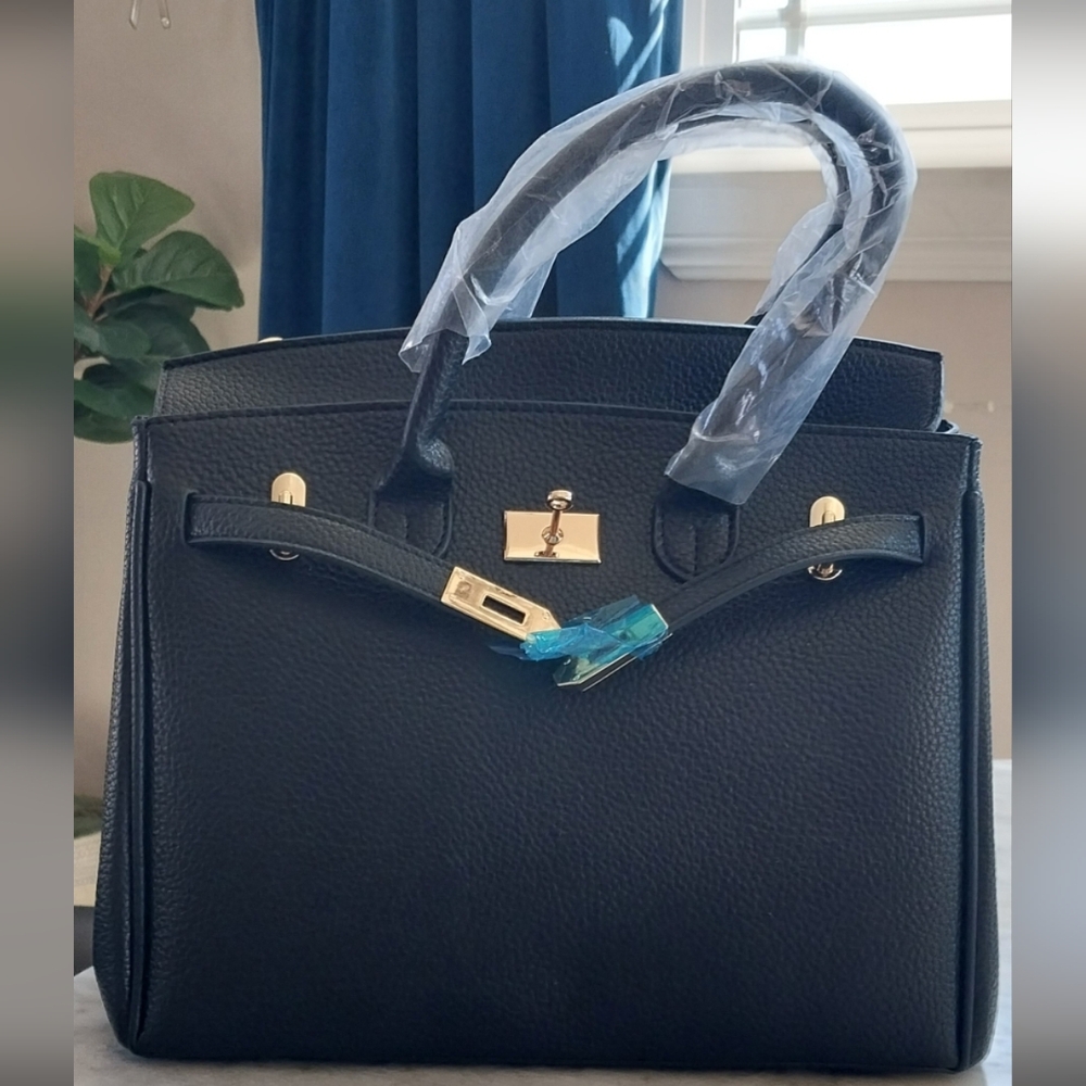 BRAND NEW NEVER WORN Tote Handbag BAG Crossbody Purse + 1 EXTRA Strap Included